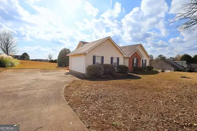 313 Harris Avenue, Locust Grove, GA 30248 - Photo 6