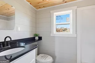 527 Saunders Rd, Franklin, NC 28734 - Photo 14