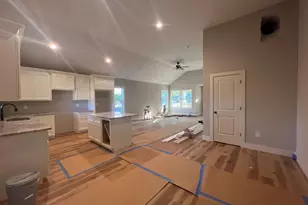 125 Laurel Ave, Comer, GA 30629 - Photo 4