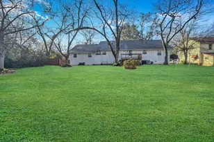 150 Georgia Ave, Barnesville, GA 30204 - Photo 4