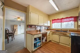 3209 Hall Dr, Gainesville, GA 30501 - Photo 16
