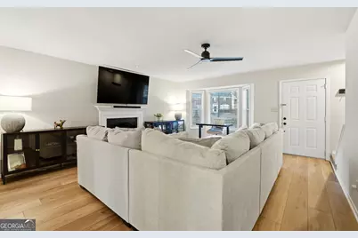 645 Anderson Walk, Marietta, GA 30062 - Photo 6