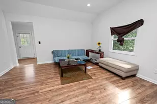 105 Poplar St, Hogansville, GA 30230 - Photo 6