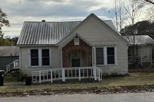 508 Pine St, West Point, GA 31833 - Photo 1