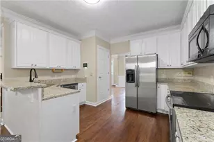 1811 Lake Cove Dr SW, Atlanta, GA 30331 - Photo 10