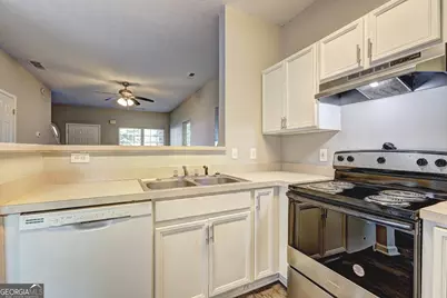 6105 Camden Forrest Court, Riverdale, GA 30296 - Photo 10