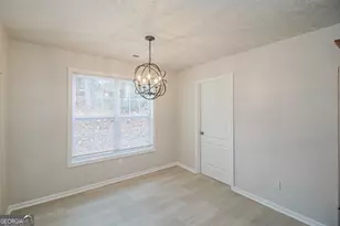 5862 Homestead Cir, Rex, GA 30273 - Photo 6