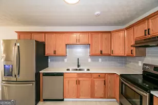 5862 Homestead Cir, Rex, GA 30273 - Photo 8