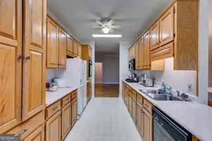 116 Manor Way, Carrollton, GA 30117 - Photo 18