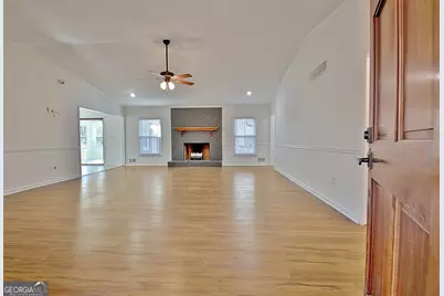 2260 Castle Lake Drive, Tyrone, GA 30290 - Photo 4