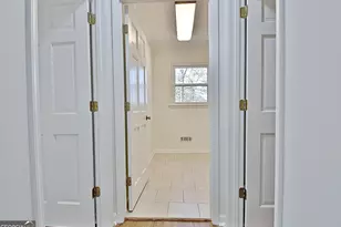 2260 Castle Lake Dr, Tyrone, GA 30290 - Photo 32