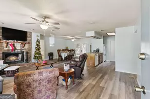 156 W Peach Ave, Kingsland, GA 31548 - Photo 2