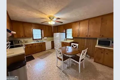 196 Mattie Avenue #9-10-11, Sycamore, GA 31790 - Photo 10