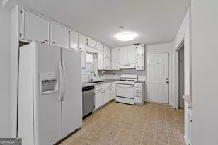 125 Pinewood Dr, Senoia, GA 30276 - Photo 8