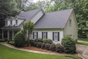 325 Twin Oaks Cir, Bogart, GA 30622 - Photo 2