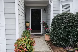 743 Vinebrook Ln, Suwanee, GA 30024 - Photo 4