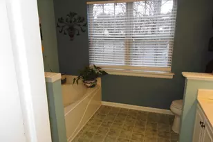 743 Vinebrook Ln, Suwanee, GA 30024 - Photo 10