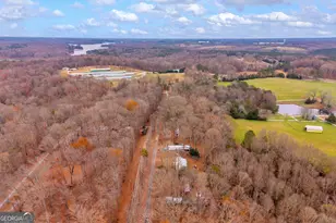 388 Ridgeview Dr, Lavonia, GA 30553 - Photo 6