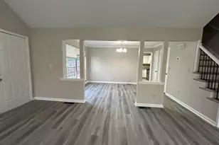 1014 Kathleen Ct, Roswell, GA 30075 - Photo 4