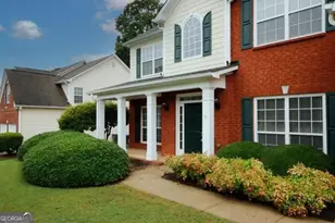 482 Leggett Oaks Ln, Lawrenceville, GA 30043 - Photo 2