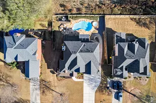 122 Holly Springs Dr, Peachtree City, GA 30269 - Photo 2