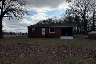 2381 Rat Kinney Rd, Statham, GA 30666 - Photo 2