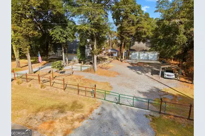 107 Waldorf Drive, Perry, GA 31069 - Photo 4