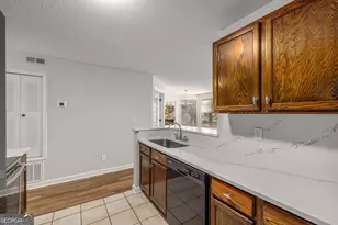 1019 Sandy Ln Dr, Johns Creek, GA 30022 - Photo 8