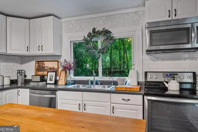 2152 Forrest Place NW, Atlanta, GA 30318 - Photo 16