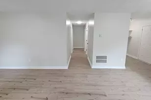 325 W Quilly St, Griffin, GA 30223 - Photo 4