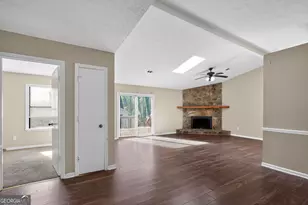 868 Greenhedge Dr, Stone Mountain, GA 30088 - Photo 6