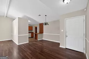 868 Greenhedge Dr, Stone Mountain, GA 30088 - Photo 4