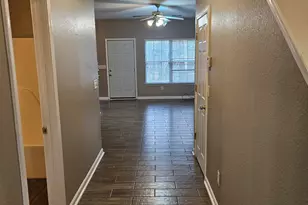 180 Brookview Dr, Riverdale, GA 30274 - Photo 2