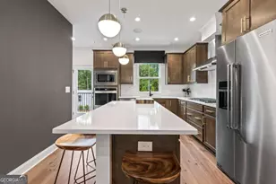 2576 Astaire Ct, Atlanta, GA 30318 - Photo 14