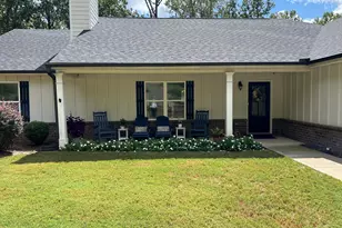 561 Oconee Ln, Commerce, GA 30529 - Photo 2