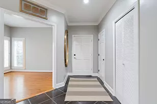 5264 Brooke Ridge Dr, Dunwoody, GA 30338 - Photo 2