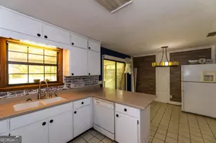 274 S Anita St, Waycross, GA 31503 - Photo 6