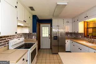 274 S Anita St, Waycross, GA 31503 - Photo 8