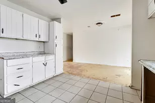 8865 Raven Dr, Jonesboro, GA 30238 - Photo 10