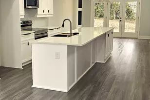 233 E Tinsley St, Griffin, GA 30223 - Photo 8