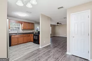 929 Pineland Ave, Hinesville, GA 31313 - Photo 10