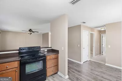929 Pineland Avenue, Hinesville, GA 31313 - Photo 8