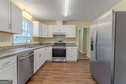 2067 Tanglewood Drive, Snellville, GA 30078 - Photo 8