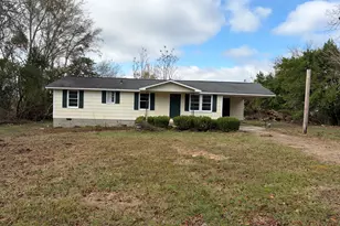 184 Belvue Ave, Lyons, GA 30436 - Photo 2