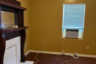 2011 Albany St, Brunswick, GA 31520 - Photo 2