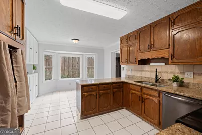 2230 Castle Lake Drive, Tyrone, GA 30290 - Photo 14