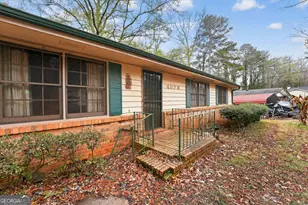 4579 Tudor Castle Dr, Decatur, GA 30035 - Photo 2