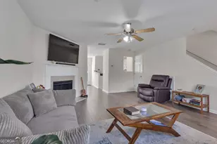 127 Chastain Cir, Newnan, GA 30263 - Photo 2