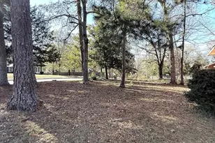 122 Parkwood Dr, Elberton, GA 30635 - Photo 2