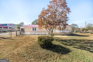 100 Glenwood Ave, Warner Robins, GA 31088 - Photo 2